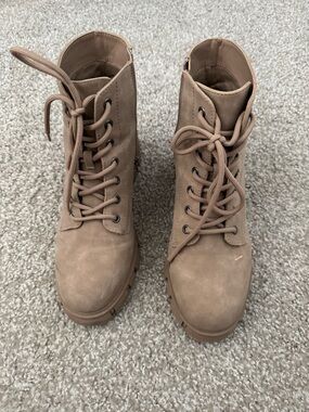 MIA combat boots